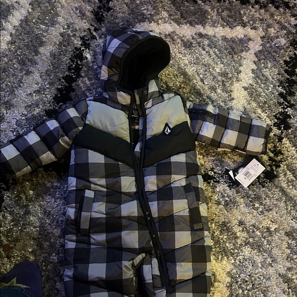 Volcom Checkered Puffer Jacket in Black and Gray - Picture 6 of 6